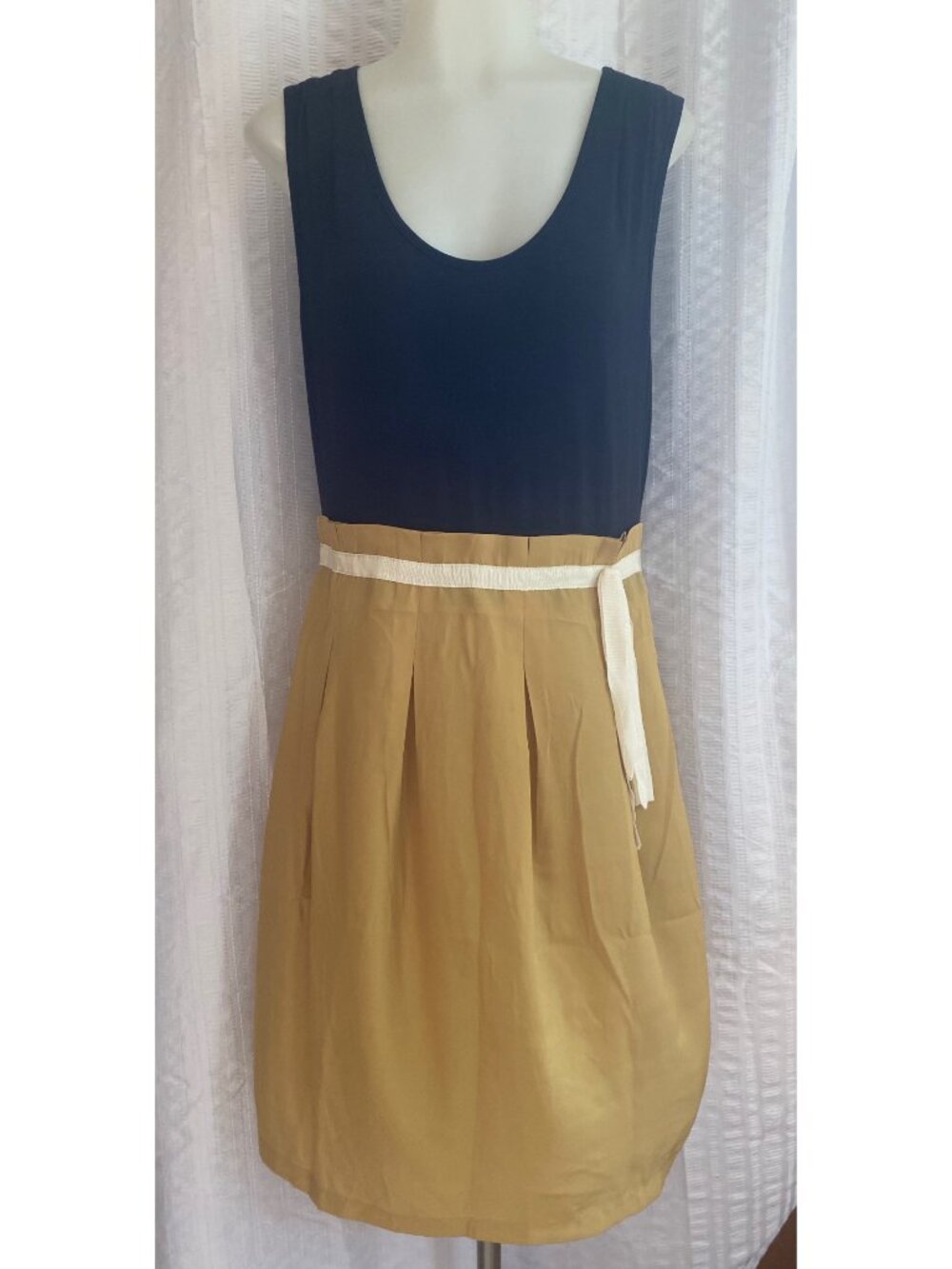 Park Avenue Navy And Yellow Colorblock Sleeveless Pleated Dress